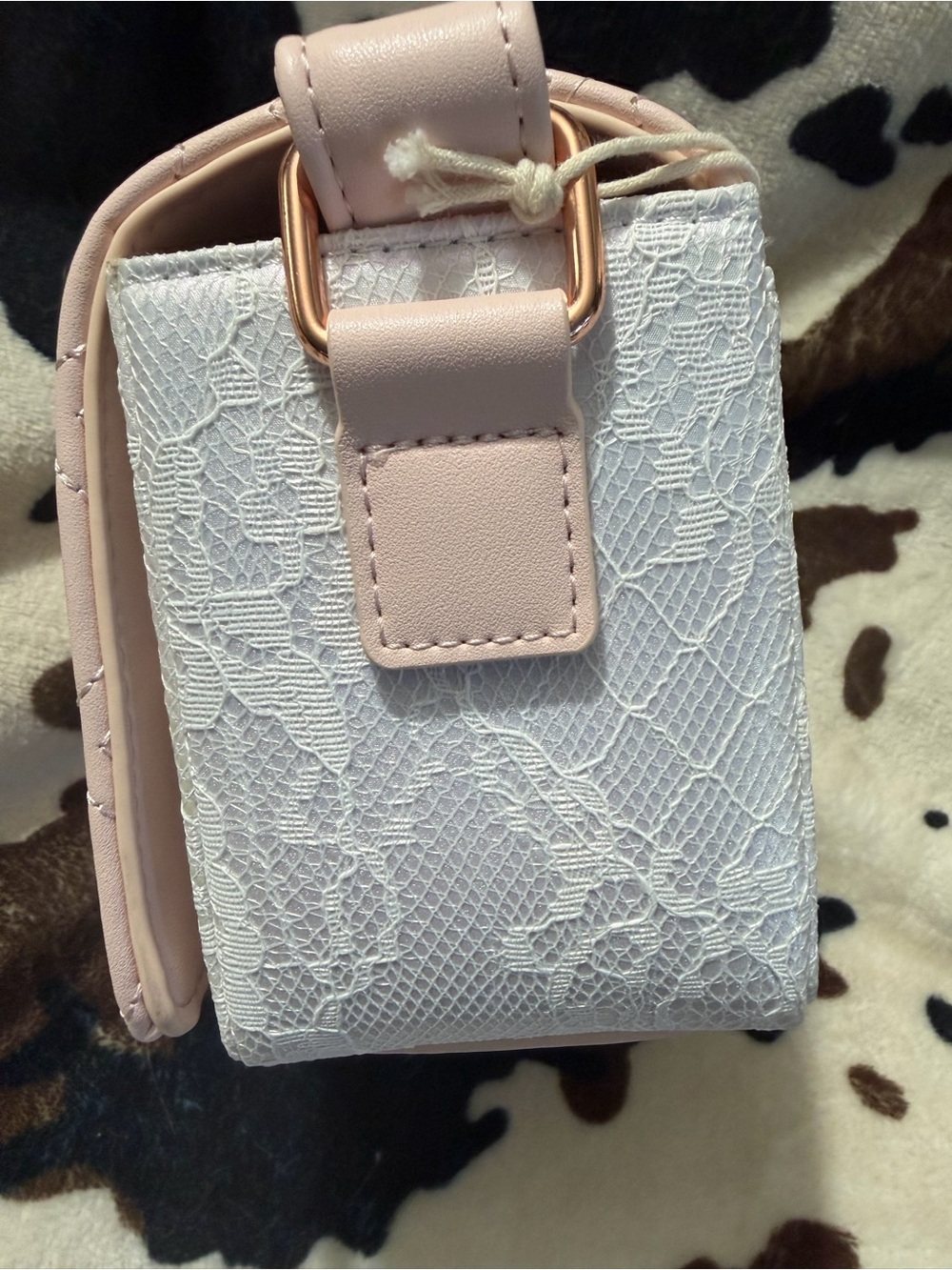 Loungefly Quilted Pale Pink Crossbody with Rose Gold Hearts - Picture 4 of 6